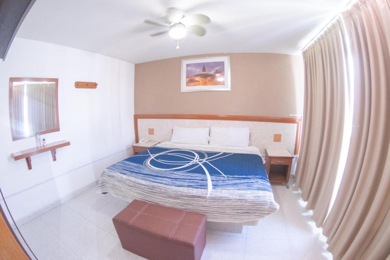 Hotel Niza Zona Piel Леон Екстериор снимка