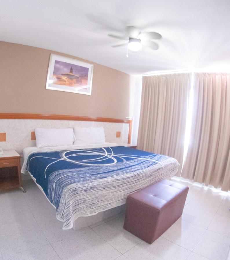 Hotel Niza Zona Piel Леон Екстериор снимка
